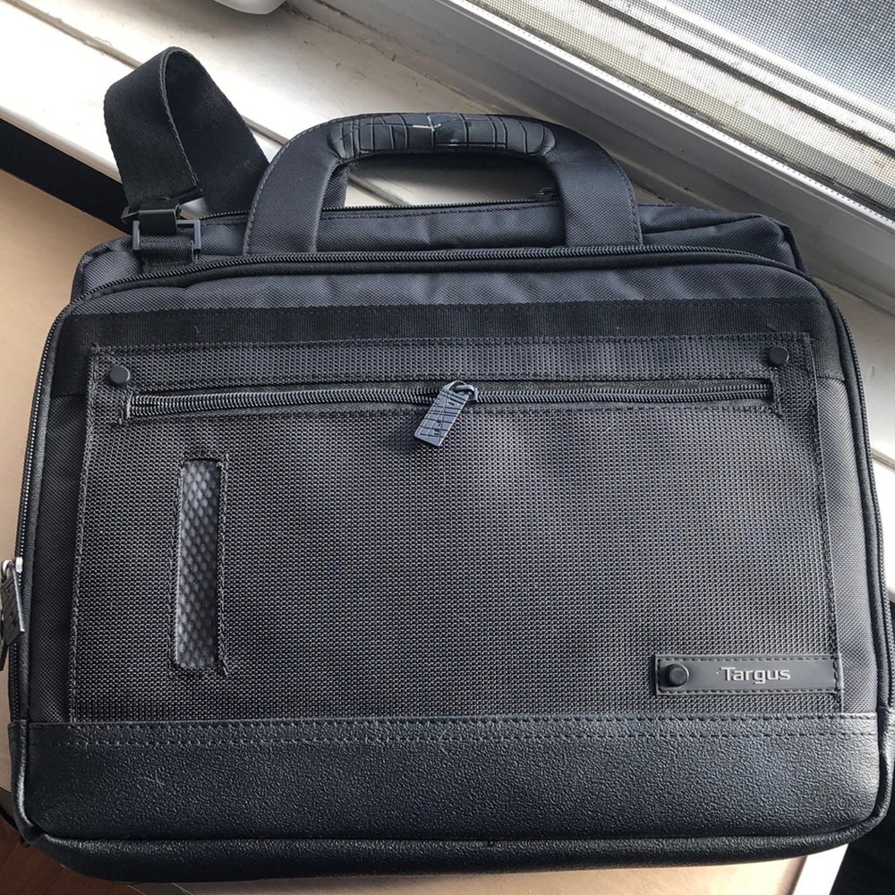 Like new computer bag